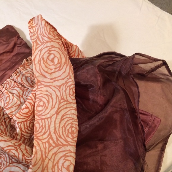 Dress - Picture 3 of 6